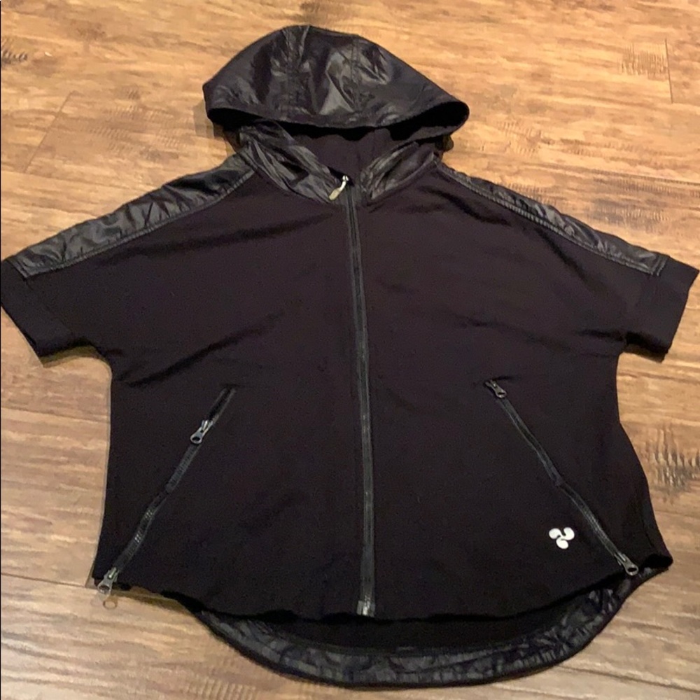 Triple flip short sleeve hoodie